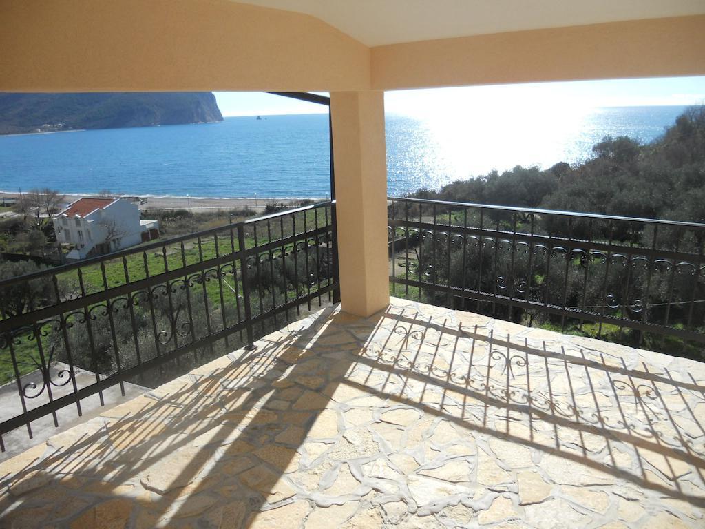 بودغوريتْسا Apartments Papillon الغرفة الصورة