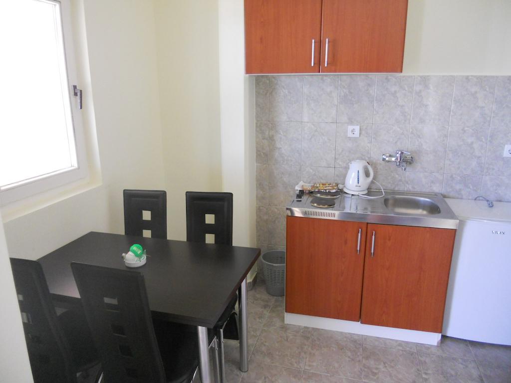 بودغوريتْسا Apartments Papillon الغرفة الصورة